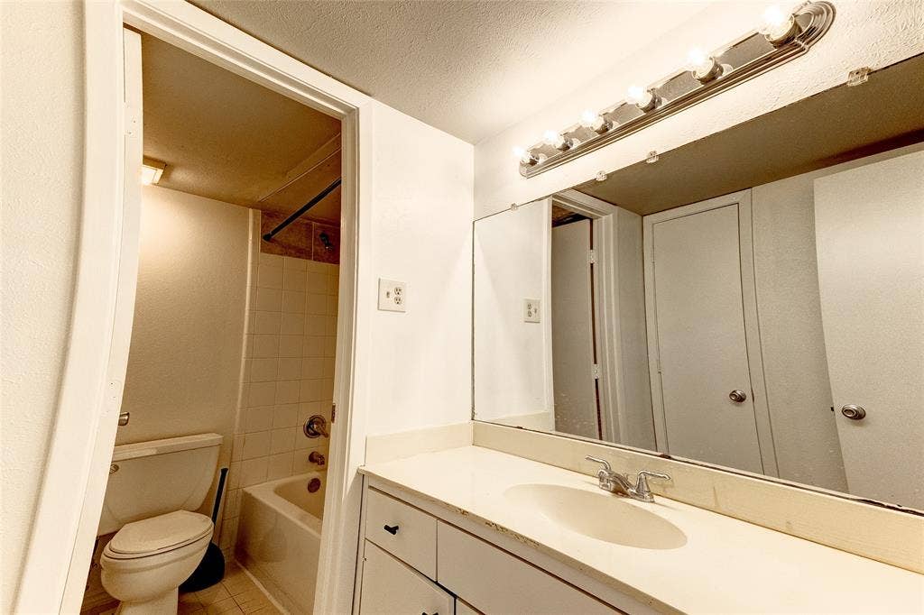 5150 Amesbury Drive, #224, Dallas, TX 75206
