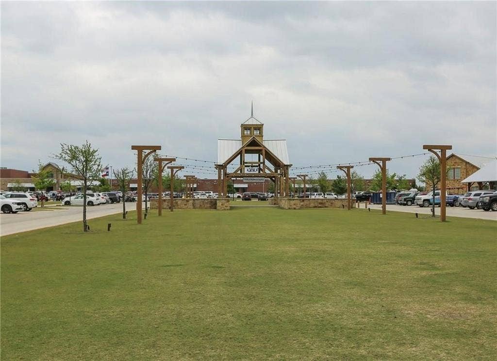 3727 Wagon Wheel Way, Celina, TX 75009 Common area where community events are held