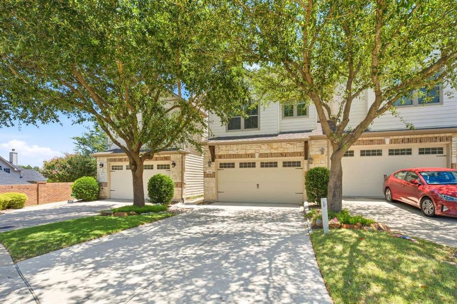 Property photo for 703 Chestnuthill Drive, Allen, TX