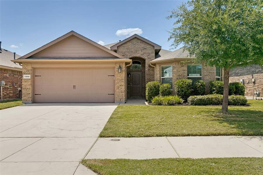 Property photo for 7205 Wavecrest Way, Fort Worth, TX
