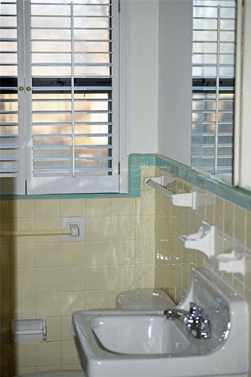 6123 Belgrade Avenue, Dallas, TX 75227 6123 Belgrade Avenue, Dallas, TX 75227