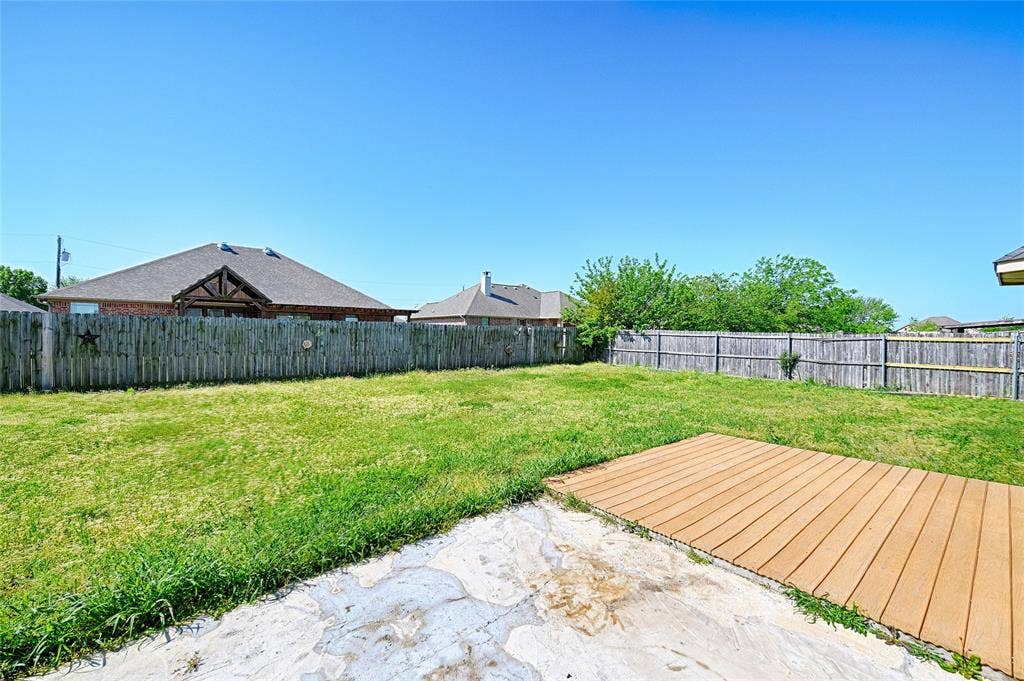307 W Alene Drive, Mabank, TX 75147
