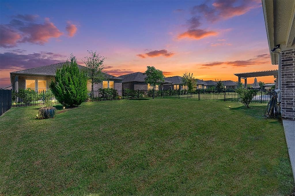 913 Rough Hollow Drive, McKinney, TX 75071 913 Rough Hollow Drive, McKinney, TX 75071