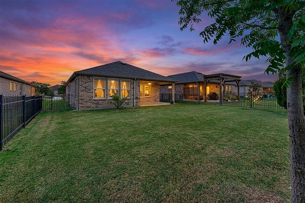 913 Rough Hollow Drive, McKinney, TX 75071 913 Rough Hollow Drive, McKinney, TX 75071