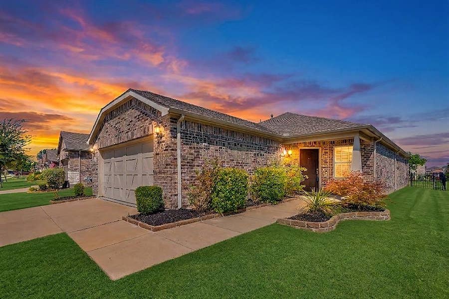 Property photo for 913 Rough Hollow Drive, McKinney, TX