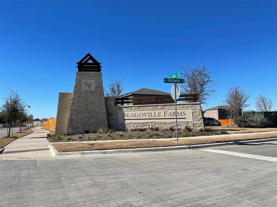 Property photo for 2103 Hialeah Drive, Seagoville, TX
