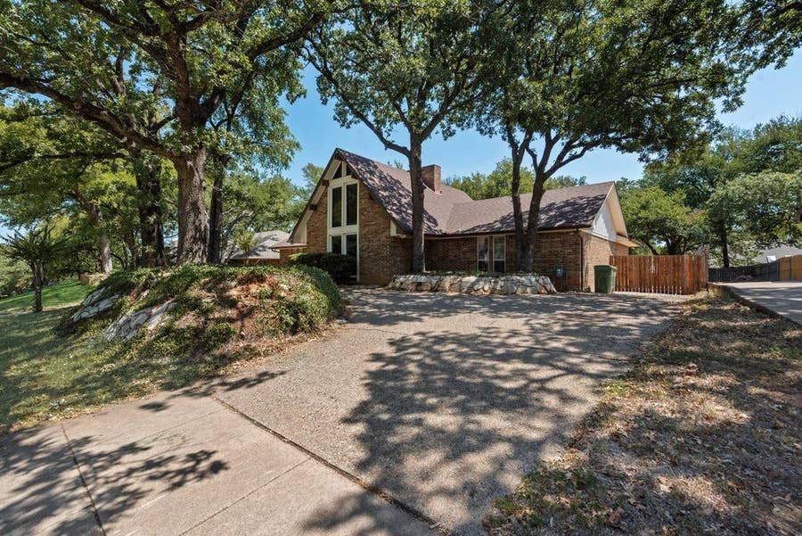 Property photo for 2119 Wilson Drive, Arlington, TX