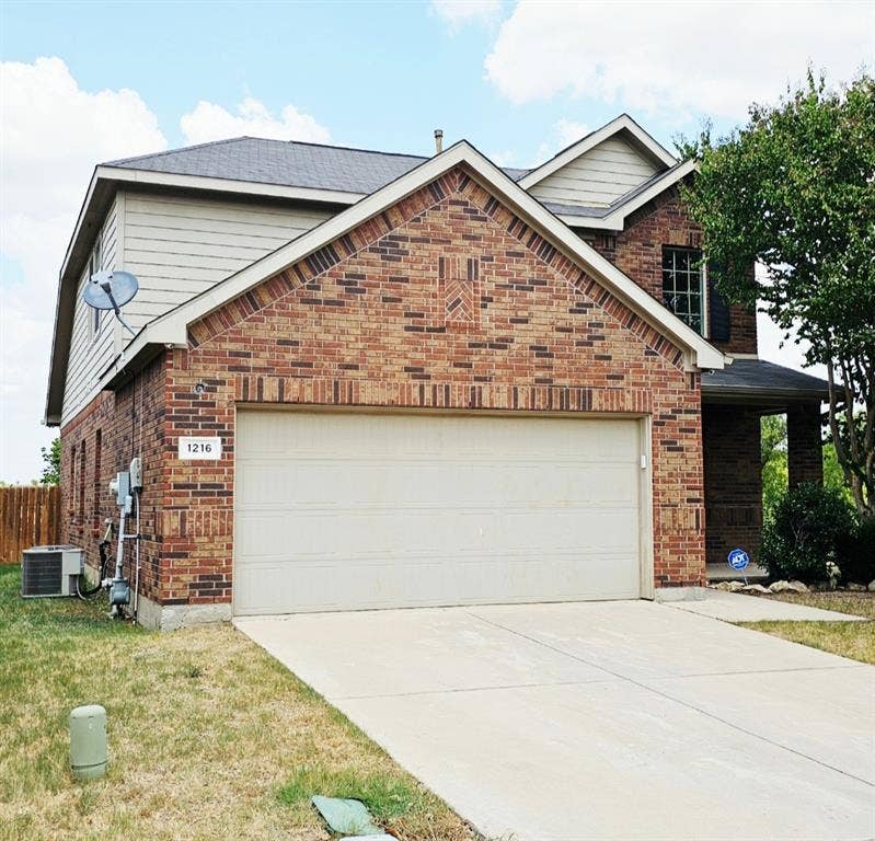 Property photo for 1216 Artesia Drive, Fort Worth, TX