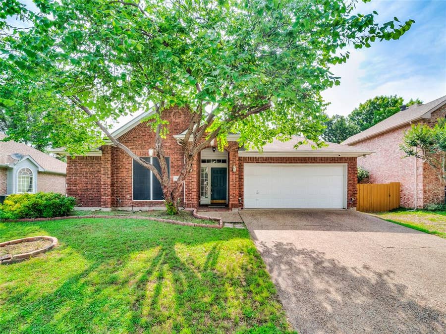 Property photo for 4618 Devonshire Drive, Grand Prairie, TX