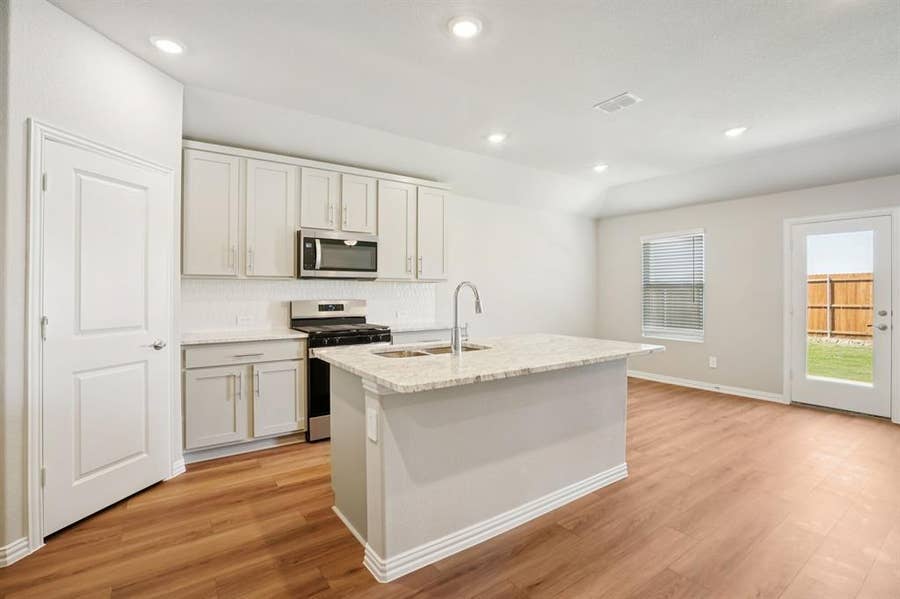 Property photo for 3508 Bastrop Drive, Farmersville, TX