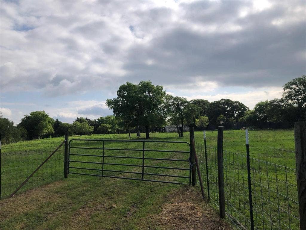 15411 Seagoville Road, Dallas, TX 75253 15411 Seagoville Road, Dallas, TX 75253