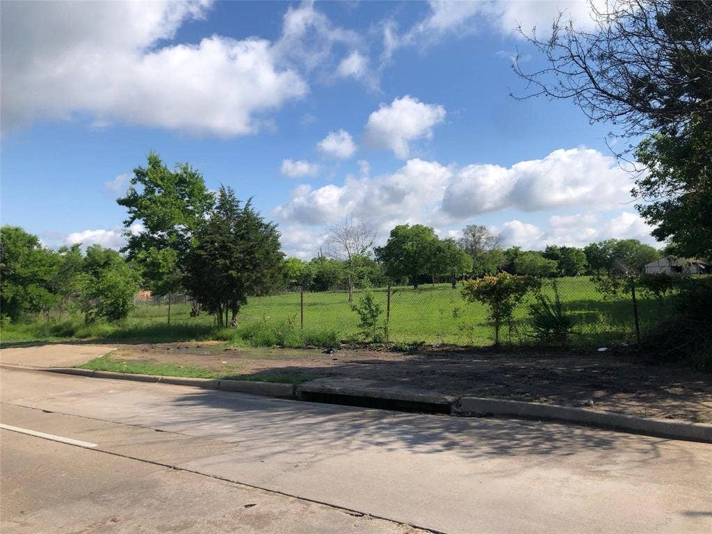 15411 Seagoville Road, Dallas, TX 75253 15411 Seagoville Road, Dallas, TX 75253