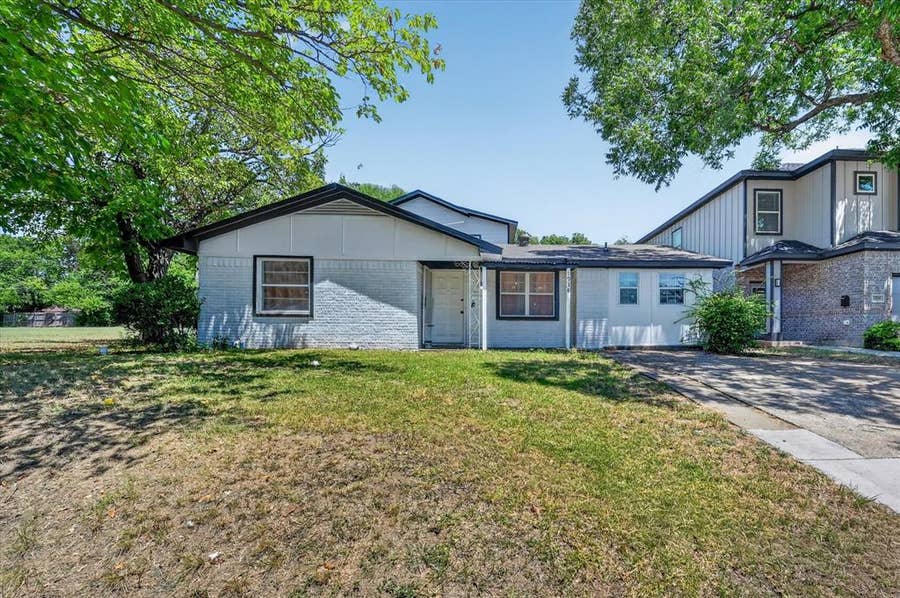 Property photo for 1938 El Paso Street, Grand Prairie, TX