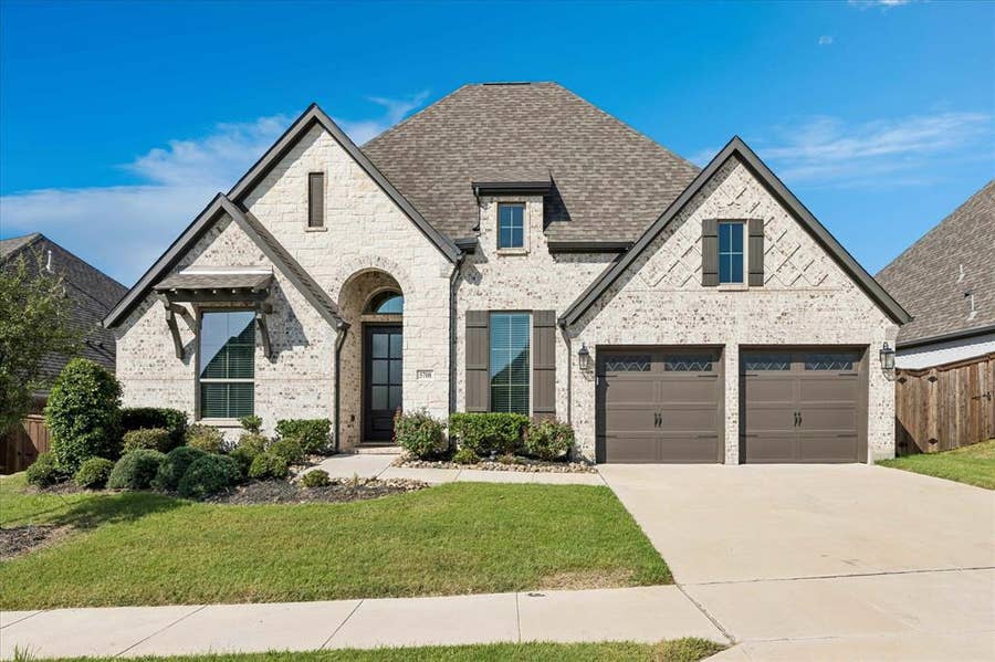 Property photo for 5708 Lake Jackson Drive, Fort Worth, TX