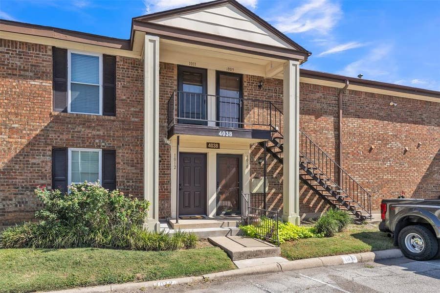 Property photo for 4038 Ridglea Country Club Drive, #1011, Fort Worth, TX