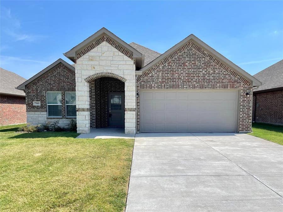 Property photo for 705 Tippit Lane, Greenville, TX