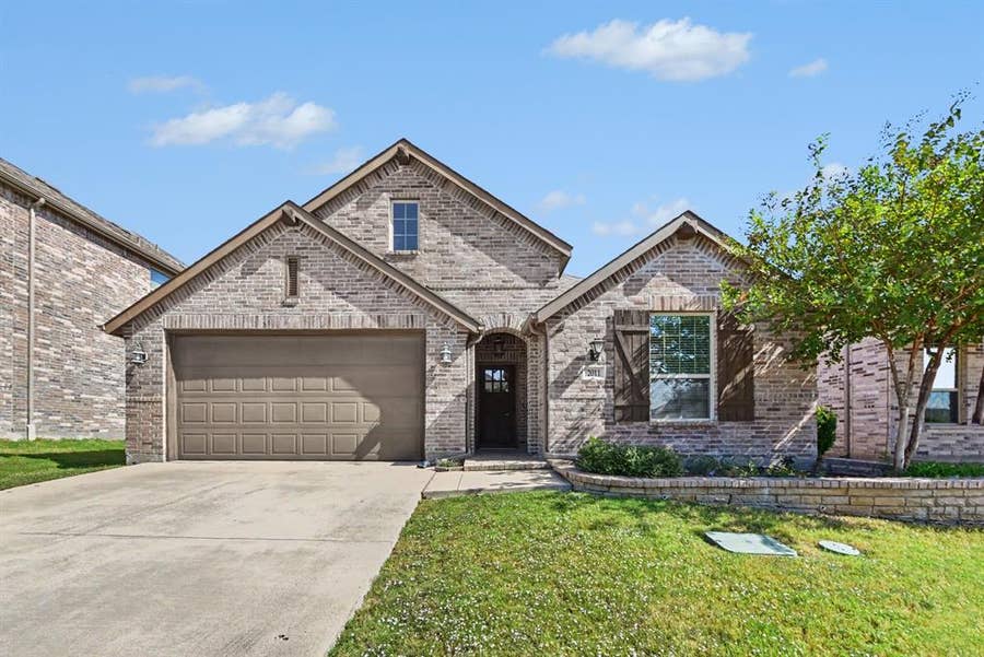 Property photo for 2011 Clear Branch Way, Royse City, TX