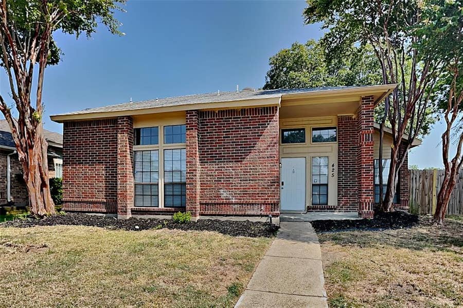Property photo for 425 Kent Drive, Mesquite, TX