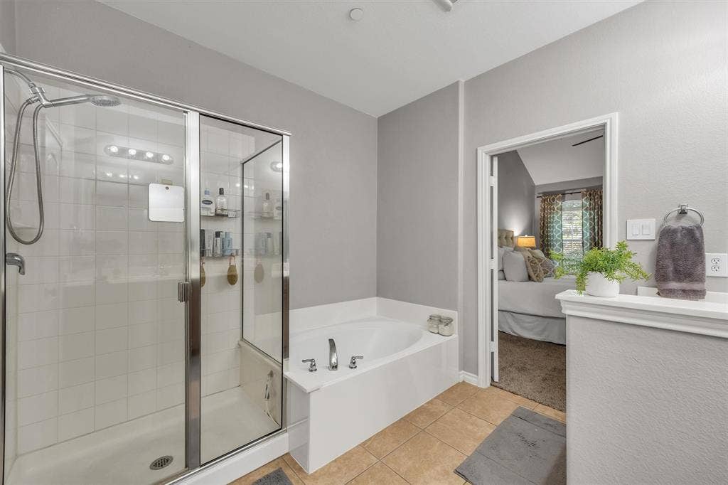 5646 Grosseto Drive, Frisco, TX 75034