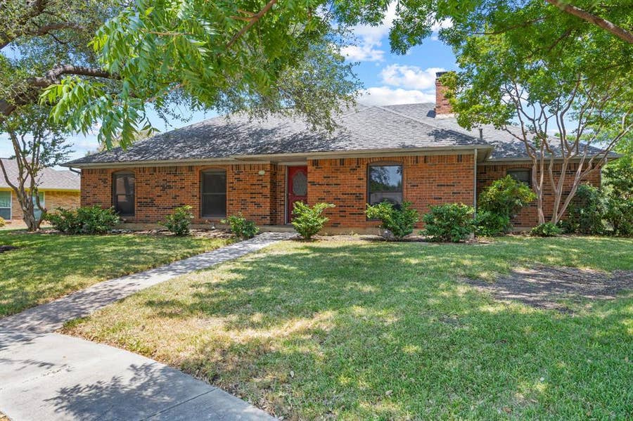 Property photo for 2539 Quail Glen Road, Carrollton, TX