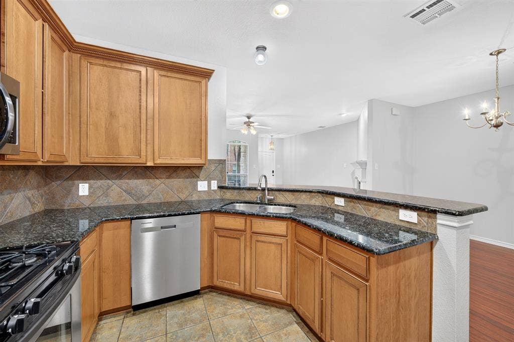 6837 Livorno Lane, Frisco, TX 75034 6837 Livorno Lane, Frisco, TX 75034