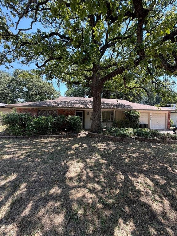 1008 Keith Drive, Hurst, TX 76053 1008 Keith Drive, Hurst, TX 76053