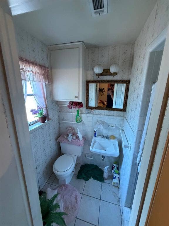 1008 Keith Drive, Hurst, TX 76053 1008 Keith Drive, Hurst, TX 76053