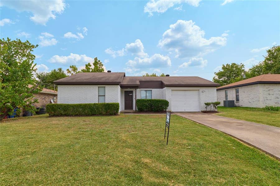 Property photo for 813 Loganwood Drive, Royse City, TX