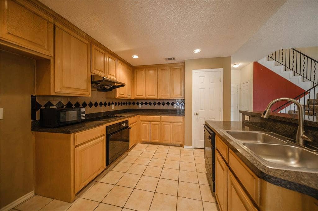 3325 Devonshire Drive, Plano, TX 75075