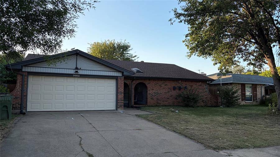 Property photo for 3002 Barrington Place, Arlington, TX