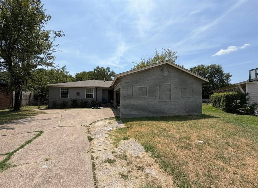 Property photo for 345 Old Mill Court, Dallas, TX