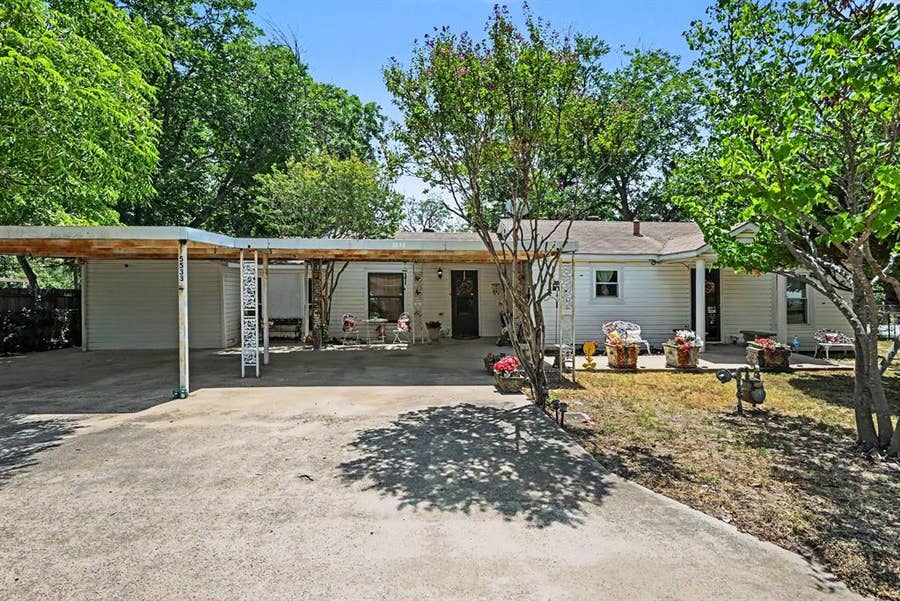 Property photo for 5533 Yeary Street, Sansom Park, TX