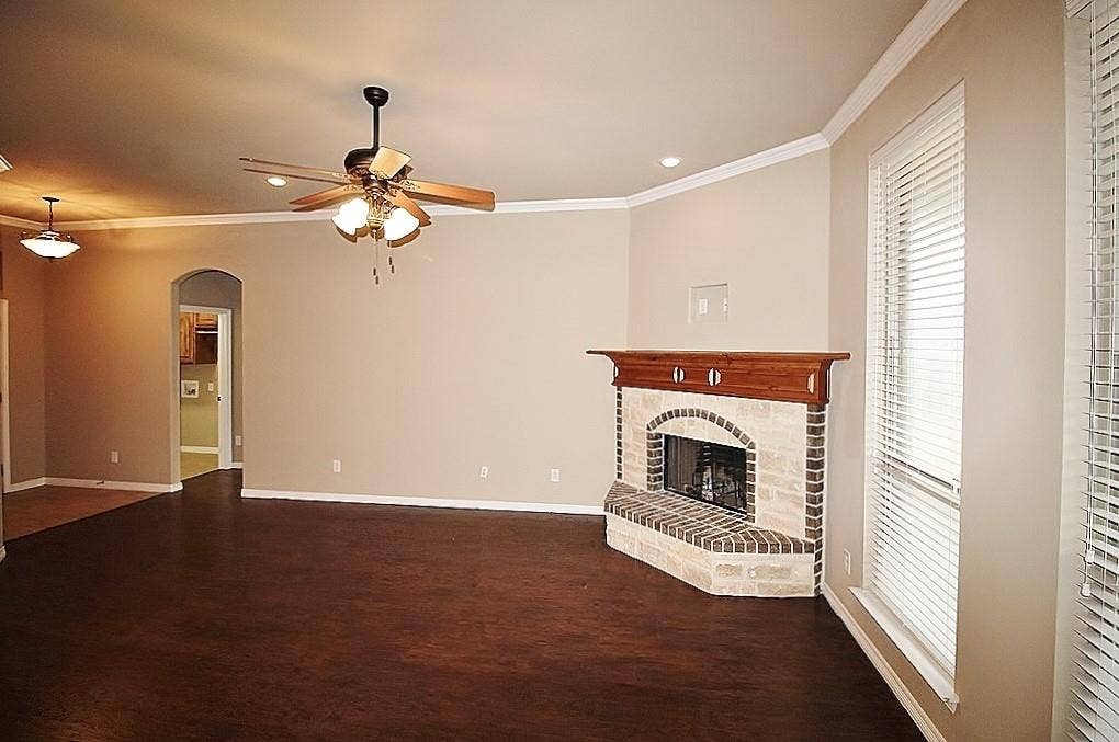 122 Sierra Drive, Waxahachie, TX 75167 122 Sierra Drive, Waxahachie, TX 75167