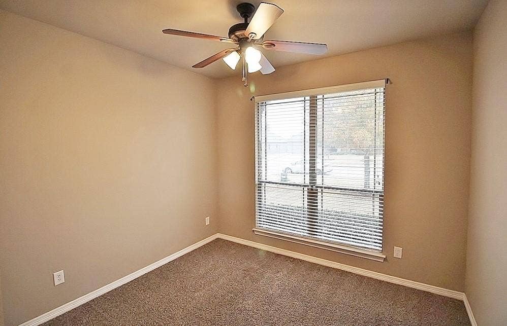 122 Sierra Drive, Waxahachie, TX 75167 122 Sierra Drive, Waxahachie, TX 75167