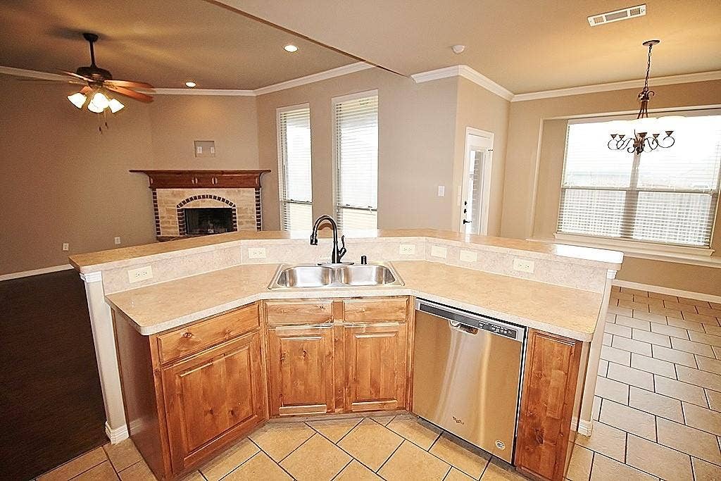 122 Sierra Drive, Waxahachie, TX 75167 122 Sierra Drive, Waxahachie, TX 75167
