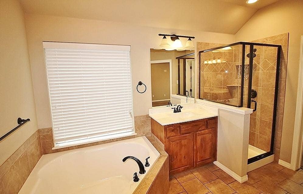 122 Sierra Drive, Waxahachie, TX 75167 122 Sierra Drive, Waxahachie, TX 75167