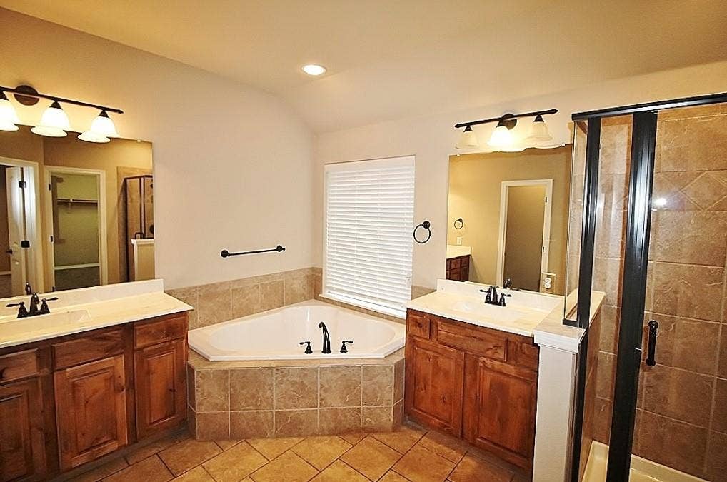 122 Sierra Drive, Waxahachie, TX 75167 122 Sierra Drive, Waxahachie, TX 75167