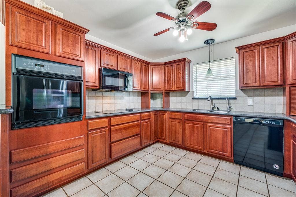 7889 County Road 134, Celina, TX 75009 7889 County Road 134, Celina, TX 75009