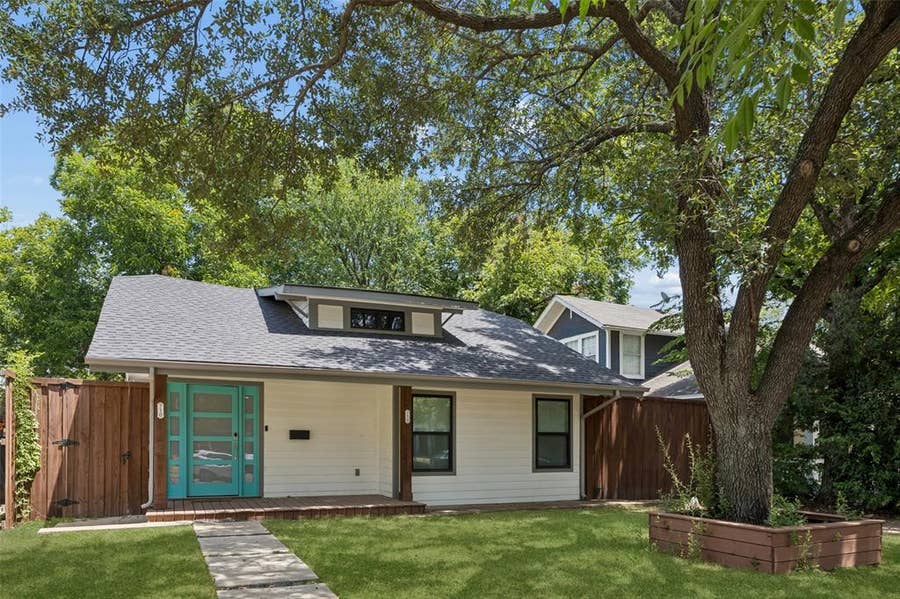 Property photo for 710 N Madison Avenue, Dallas, TX