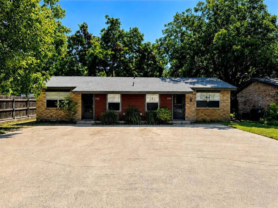 Property photo for 303 Elliott Street, Arlington, TX