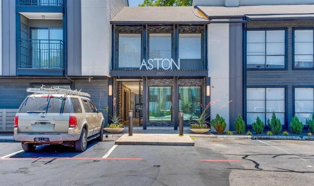 2800 Douglas Avenue, #203, Dallas, TX 75219