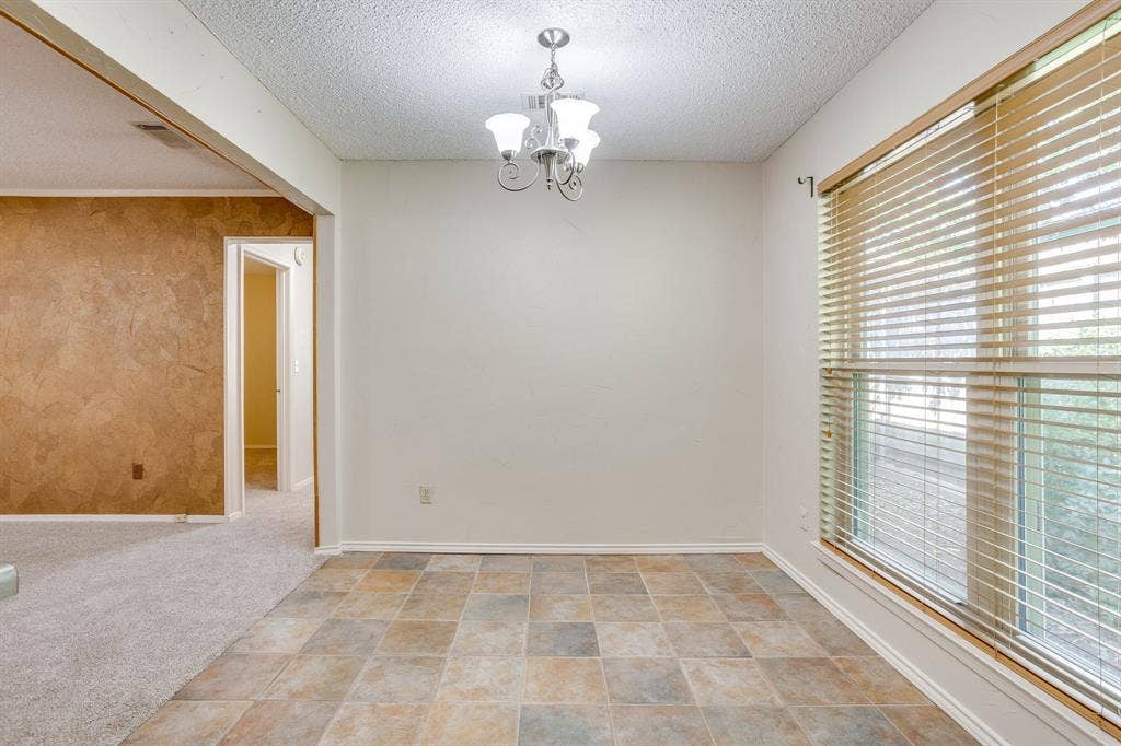 741 NW James Circle, Burleson, TX 76028 741 NW James Circle, Burleson, TX 76028