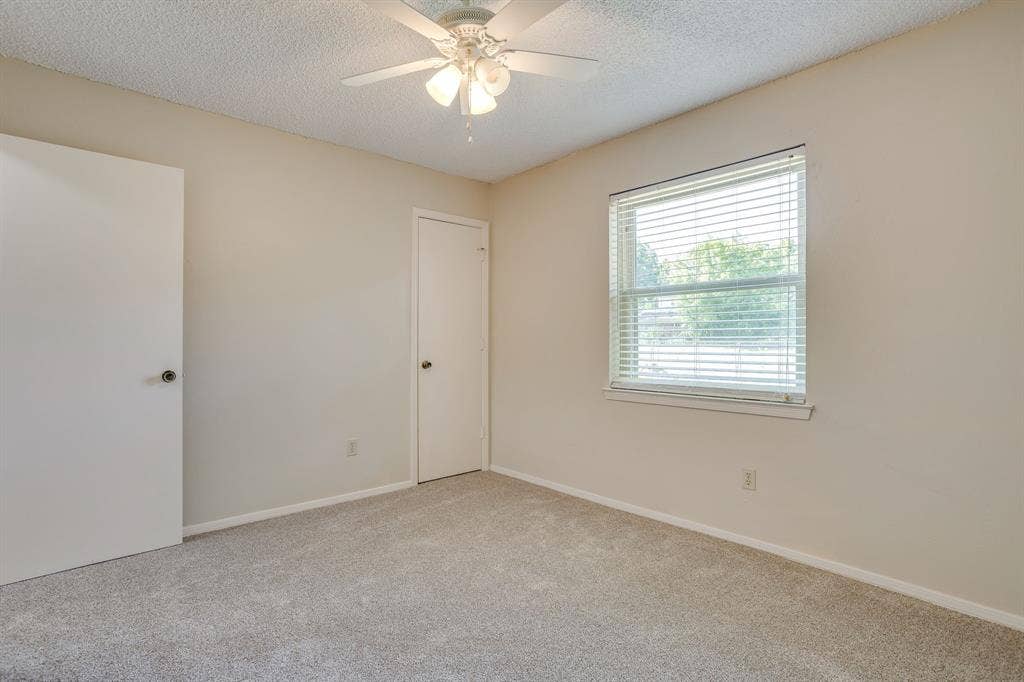 741 NW James Circle, Burleson, TX 76028 741 NW James Circle, Burleson, TX 76028