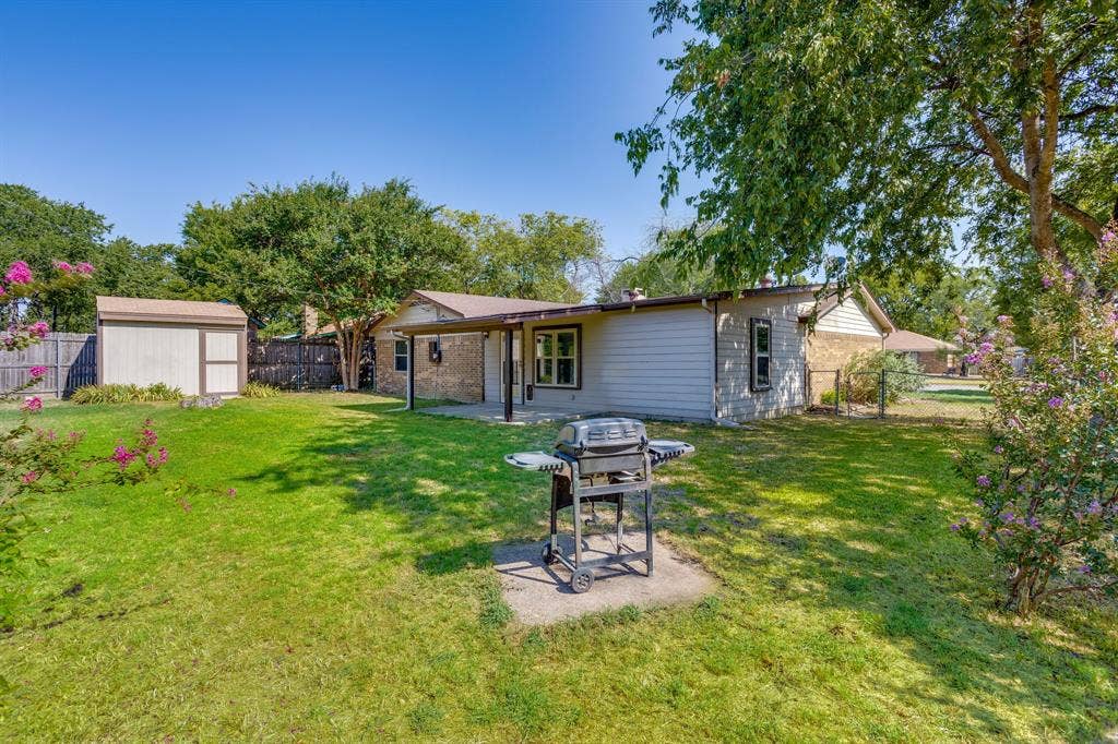741 NW James Circle, Burleson, TX 76028 741 NW James Circle, Burleson, TX 76028