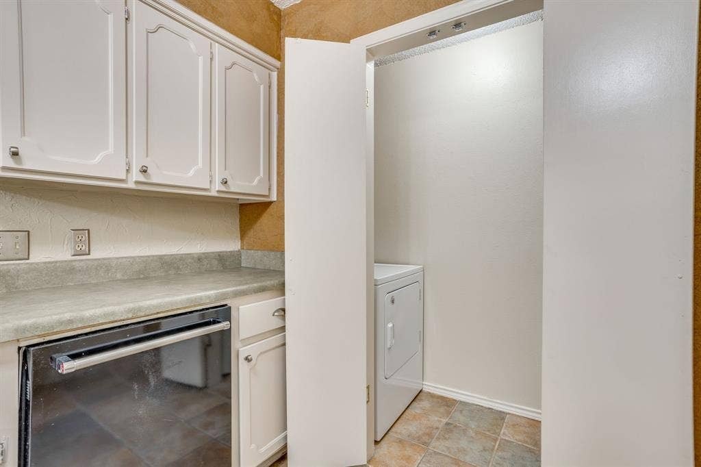 741 NW James Circle, Burleson, TX 76028 741 NW James Circle, Burleson, TX 76028