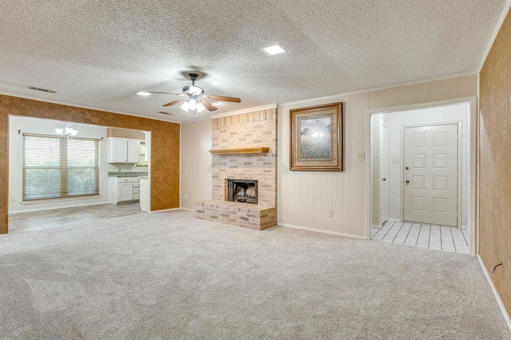 741 NW James Circle, Burleson, TX 76028 741 NW James Circle, Burleson, TX 76028