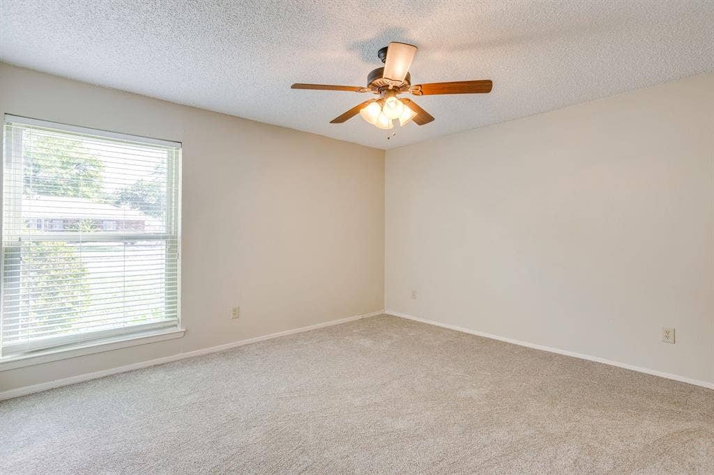741 NW James Circle, Burleson, TX 76028 741 NW James Circle, Burleson, TX 76028