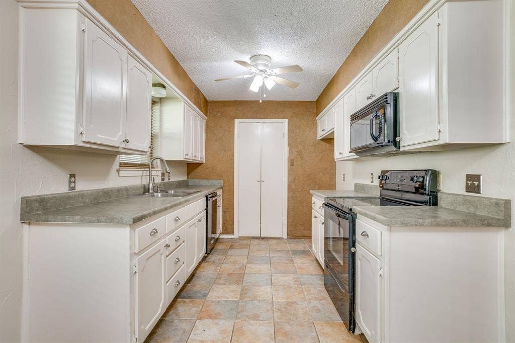741 NW James Circle, Burleson, TX 76028 741 NW James Circle, Burleson, TX 76028