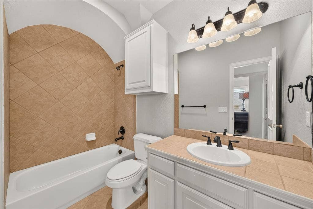 2259 Dampton Drive, Frisco, TX 75033 2259 Dampton Drive, Frisco, TX 75033