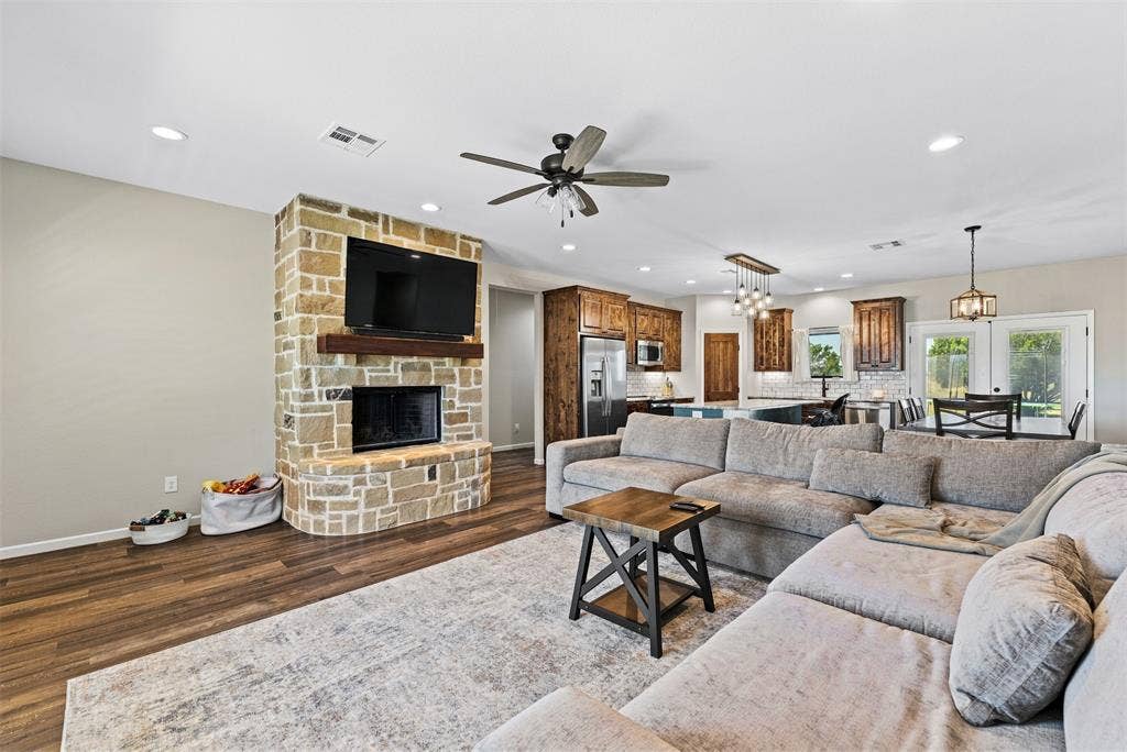 717 Dove Hill Lane, China Spring, TX 76633 717 Dove Hill Lane, China Spring, TX 76633